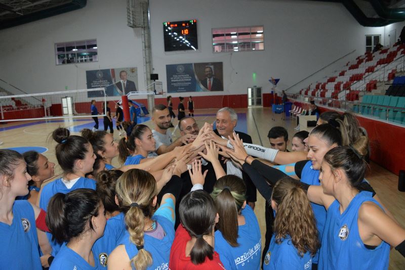 BAŞKAN BAKKALCIOĞLU BİZİM KIZLARA BAŞARILAR DİLEDİ