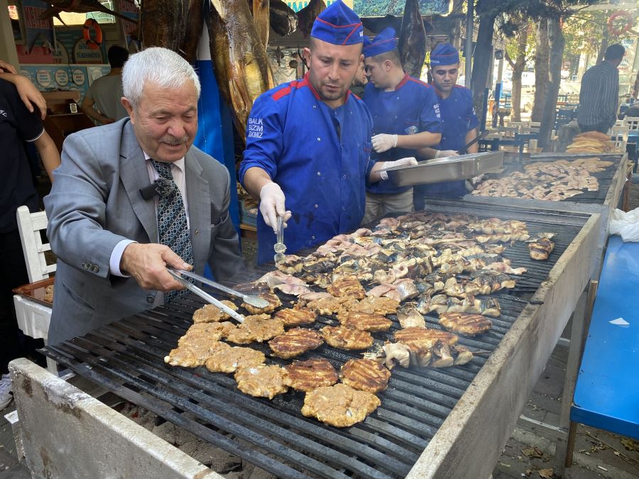 Kılçıksız palamutları yiyen bir daha yedi