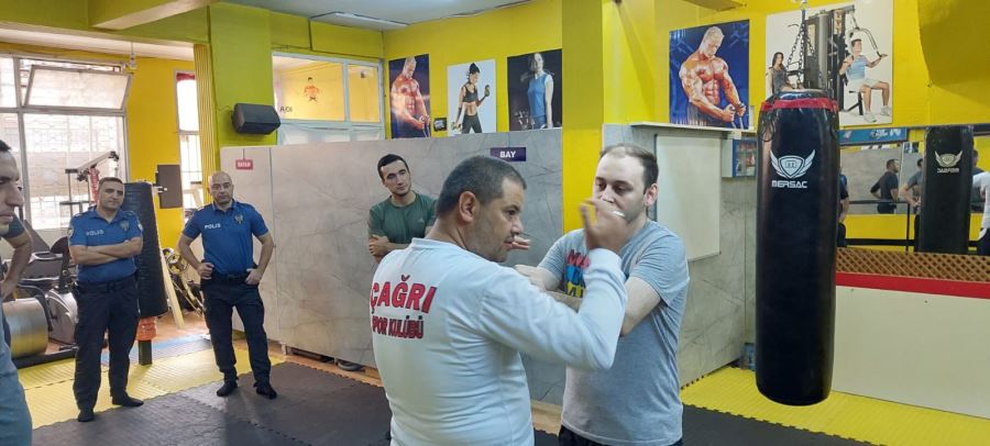 EMNİYET PERSONELİNE YAKINSAVUNMA KURSU