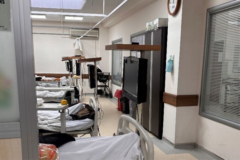 Hastaneye cihaz ve yatak bağışı