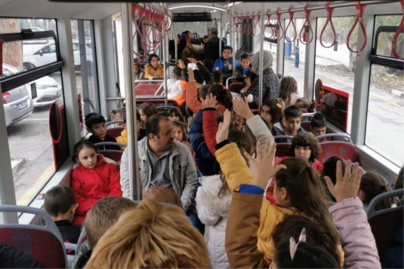 Öğrenciler Kitap Fuarına taşınıyor