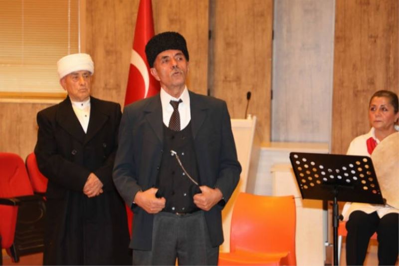 Yaşlılardan tiyatro gösterisi