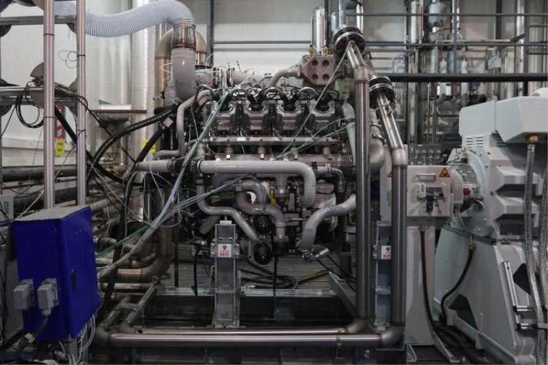 İlk yerli lokomotif motoru görücüye çıktı