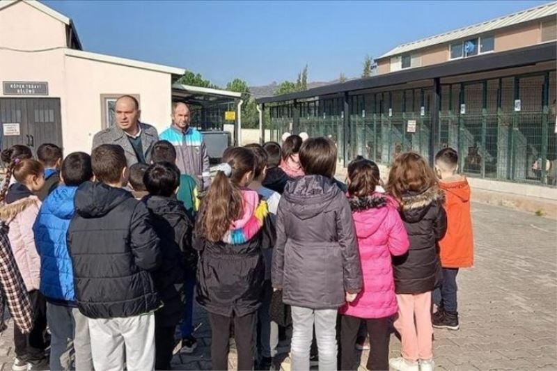 Çocuklar hayvan sevgisiyle yetişiyor