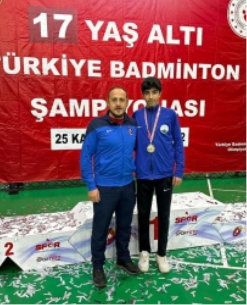 Badmintoncudan Altın Madalya