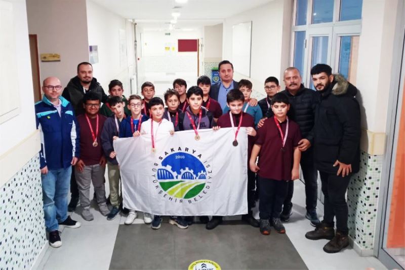 Halterciler finale damga vurdu