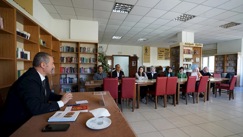 Büyükşehir’in ‘Kütüphane Söyleşileri’ Yazar Büyükçapar Programıyla Başladı