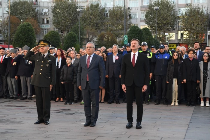 BAHÇELİEVLER’DE 10 KASIM…