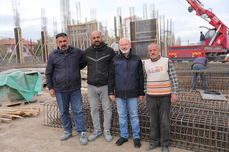 BAŞKAN ÇOLAKBAYRAKDAR, “DÖNÜŞÜMLE VATANDAŞLARIMIZA SÖZ VERMİŞ OLDUĞUMUZ KONUTLARIN HEPSİNİ TESLİM ETTİK”