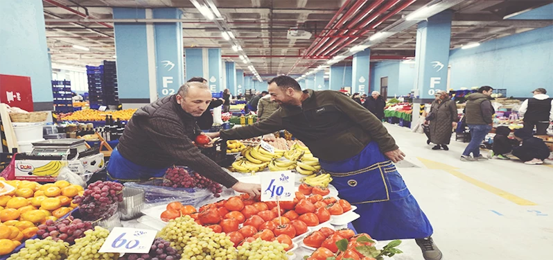 YAKUPLU YENİ KAPALI PAZAR ALANINA KAVUŞTU