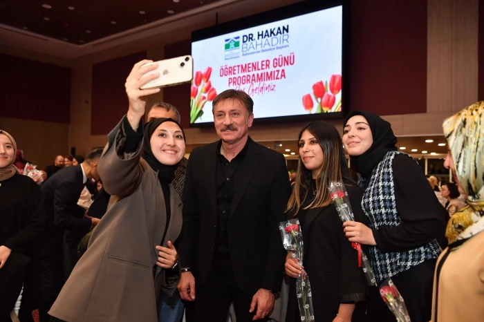 Onlar Bizim Eli Öpülesi Değerlerimiz