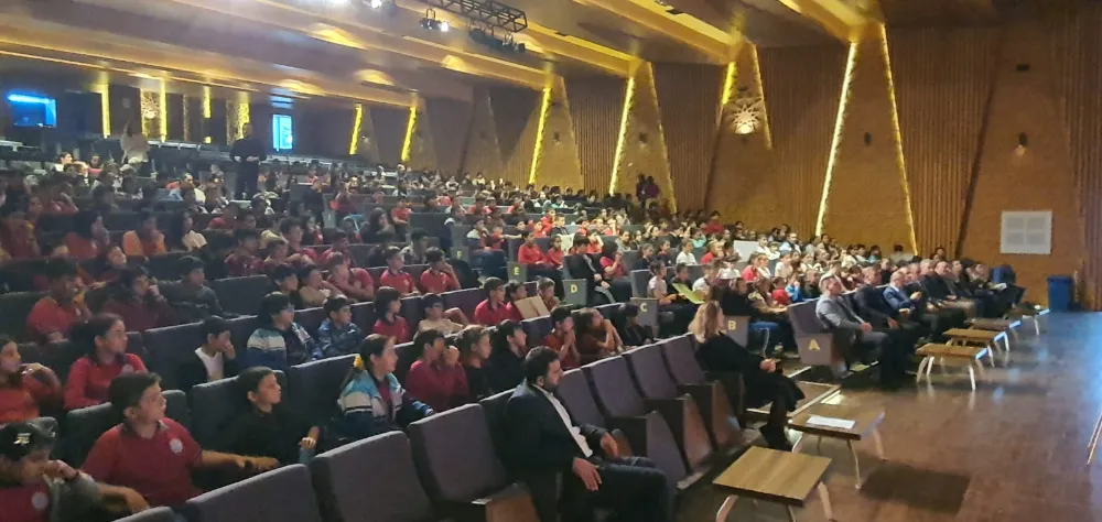 TÜBİTAK Bilim Söyleşi programı çevre bilinci pankartlar ile şenlendi