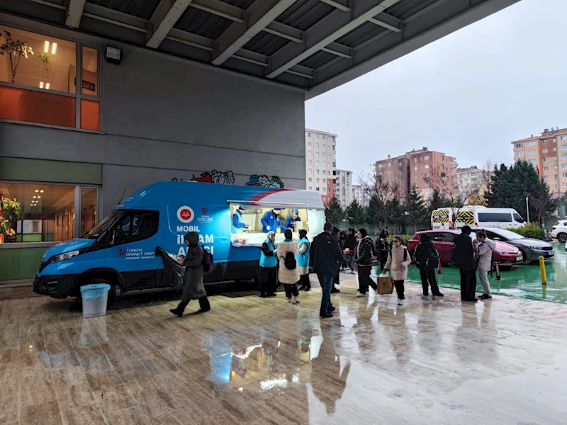 Sıcacık Çorba Dağıtılıyor