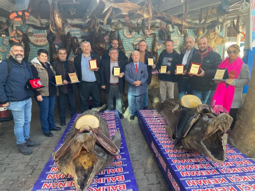 BALIĞI SEVDİREN ADAMA 15 ÖDÜL BİRDEN