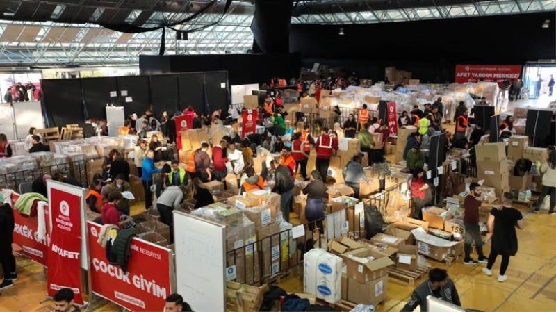 Antalya Büyükşehir Belediyesi Depremzedeleri Yalnız Bırakmıyor