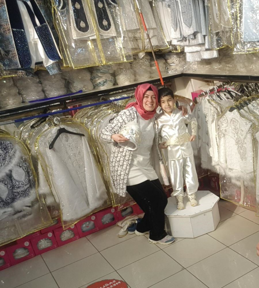 Bir günlük kârını depremzedelere bağışladı