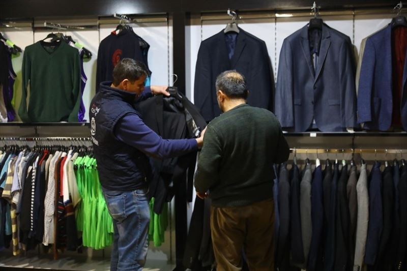 Büyükşehir, Denizli’ye gelen depremzedelerin de yaralarını sarıyor