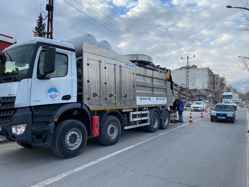 Kayseri Büyükşehir, Deprem Bölgesinde Altyapıyı Yeniden Faaliyete Geçiriyor