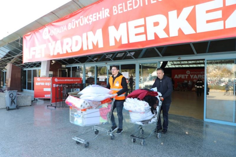 Antalya’daki Depremzedeler İhtiyaçlarını