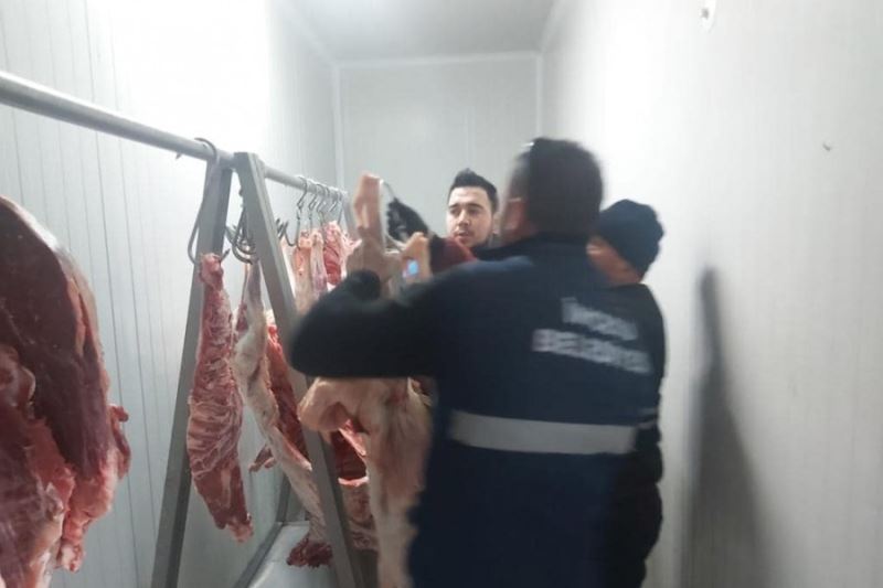 İncesu Belediyesi olarak hayırseverler bağışladığı koyunlar kesilerek deprem bölgesine gönderilmek