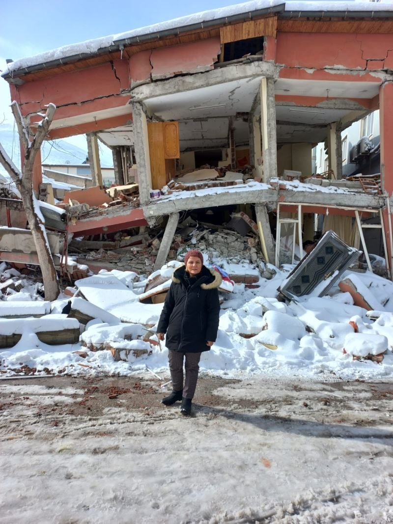 BAŞKAN HÜRRİYET, ELBİSTAN’DA DEPREMZEDELERİN YANINDA!