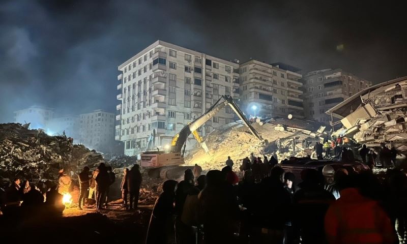 Arama Kurtarma Çalışmalarına Gece Saatlerinde de Devam Ediyoruz