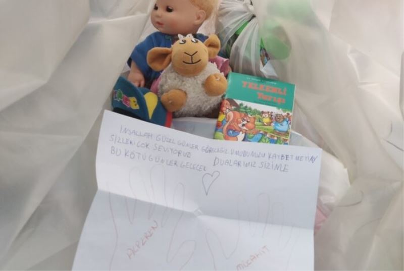 MİNİK YÜREKLERİYLE “YANINIZDAYIZ” MESAJI VERDİLER