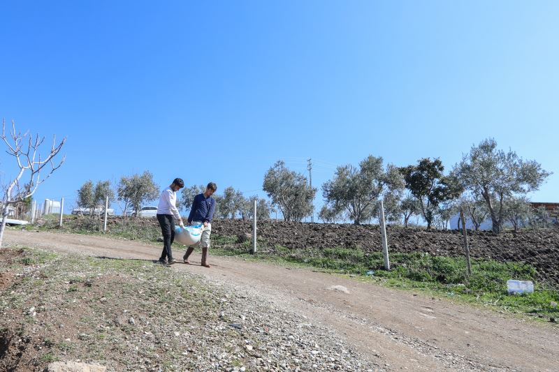 AFETZEDE BESİCİLER, GAZİANTEP BÜYÜKŞEHİR’İN DAĞITTIĞI 2 BİN TONLUK YEM DESTEĞİNDEN MEMNUN
