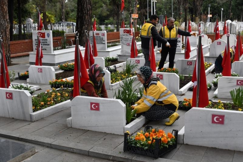 18 Mart’a özel 30 bin çiçek