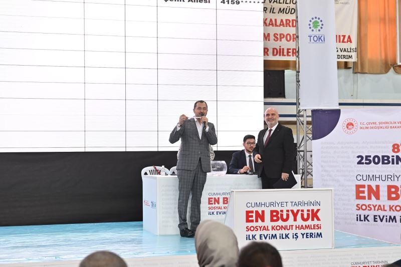 Başkan Yüksel TOKİ kura çekimine katıldı