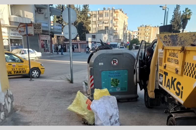 TEMİZ VE SAĞLIKLI AKDENİZ İÇİN EKİPLER 7/24 HİZMET VERİYOR