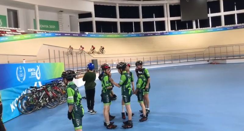 MİNİK BİSİKLETÇİLER ŞAMPİYONAYA OLİMPİK VELEDROM’DA HAZIRLANIYOR