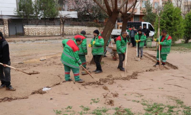 KARAKÖPRÜ’DE SELİN İZLERİ TEMİZLENİYOR