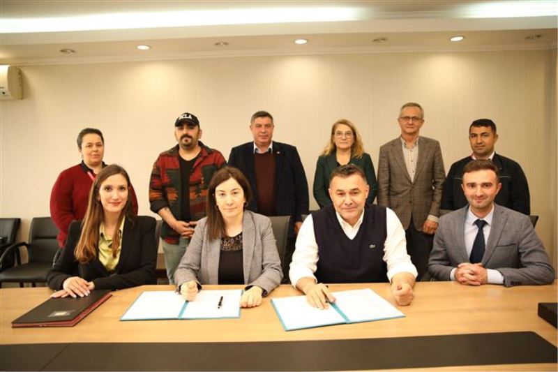 ALANYA BELEDİYESİ GÜNEŞ ENERJİSİ SANTRALLERİ GÜCÜNÜ YÜKSELTİYOR GES ÖZTÜKETİM 2 TESİSİ İÇİN İMZALAR ATILDI