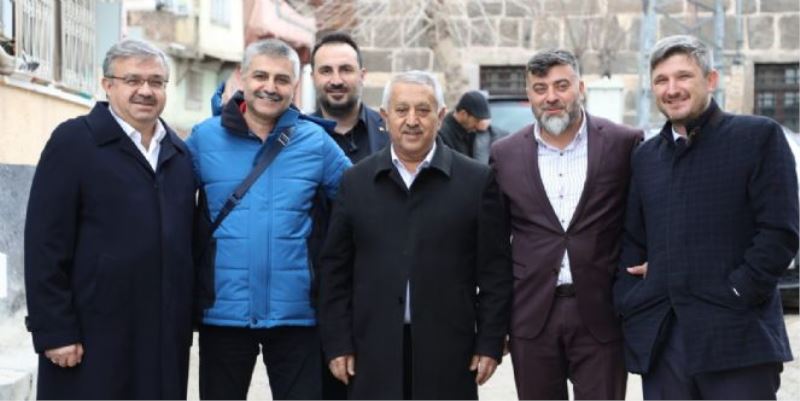 ZEYBEK BAŞKAN HEMŞEHRİLERİ İLE KUCAKLAŞTI