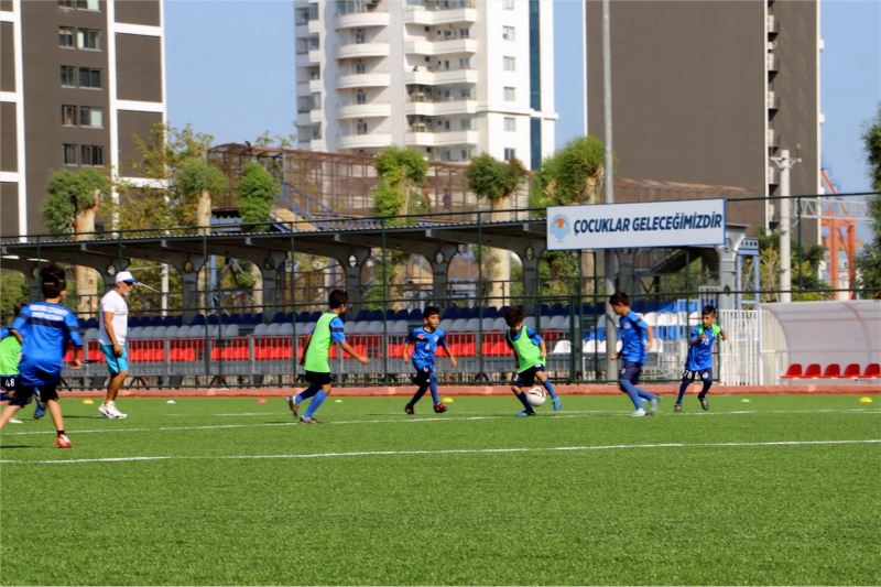 “AKDENİZLİ ÇOCUKLAR VE GENÇLER EMİN ELLERDE”