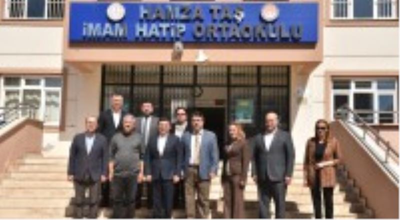 Tütüncü, bahar kermesinde öğrencilerle buluştu