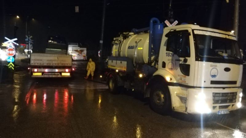 Büyükşehir Sağanak Yağışlara Karşı Sahada