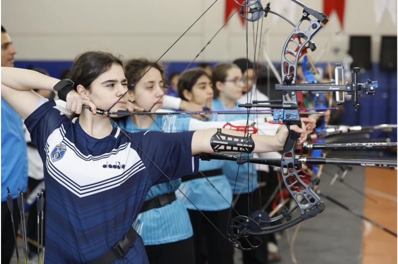 Sultangazi’de 18 Mart Çanakkale Zaferi Okçuluk Turnuvası