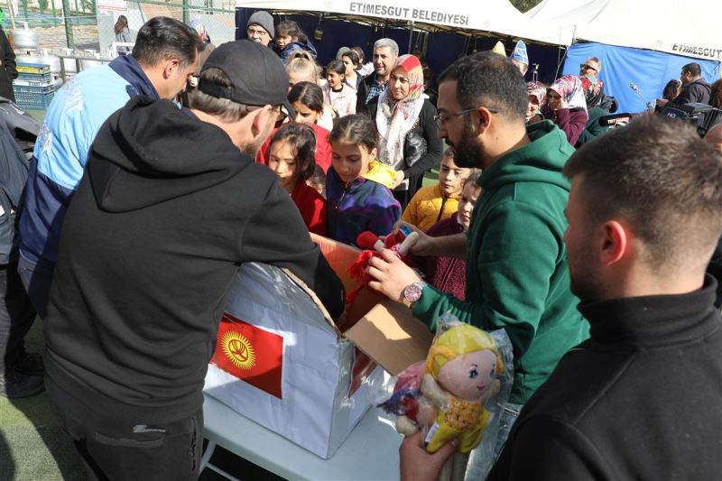 KARDEŞLERİN HEDİYESİ YERİNE ULAŞTI