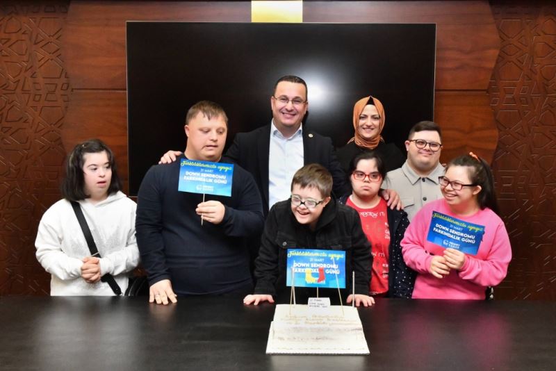 ÖZEL ÇOCUKLARDAN BAŞKAN KANAR’A ÖZEL ZİYARET