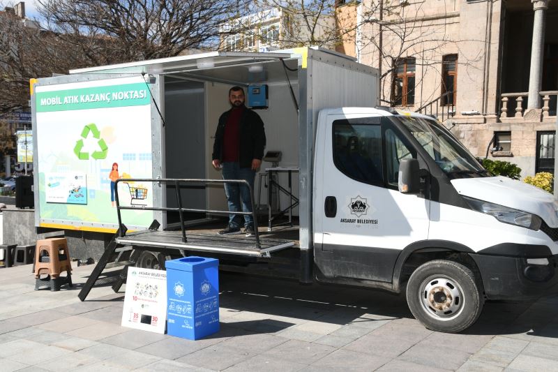 AKSARAY BELEDİYESİ MOBİL ATIK KAZANÇ ARACI TANITIM İÇİN 15 TEMMUZ MİLLİ İRADE MEYDANINDA…