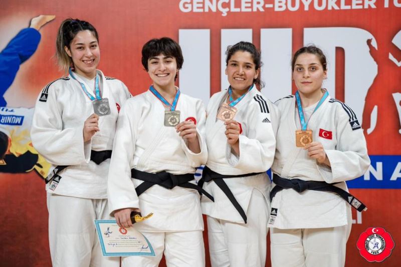 Büyükşehirli sporcu Türkiye ikincisi oldu