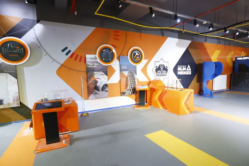 BAŞKAN DİNÇER AFAD FARKINDALIK SERGİSİNDE İNCELEMELERDE BULUNDU