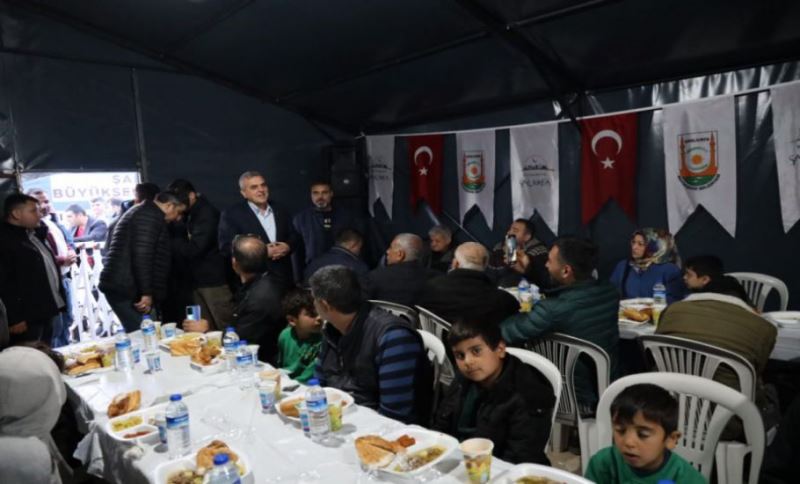 Büyükşehir’in İftar Çadırında Vatandaşlarla İftar Yapıldı