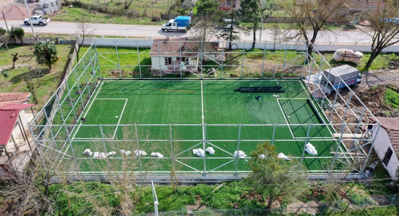 Büyükşehir, köylere futbol sahası kazandırıyor