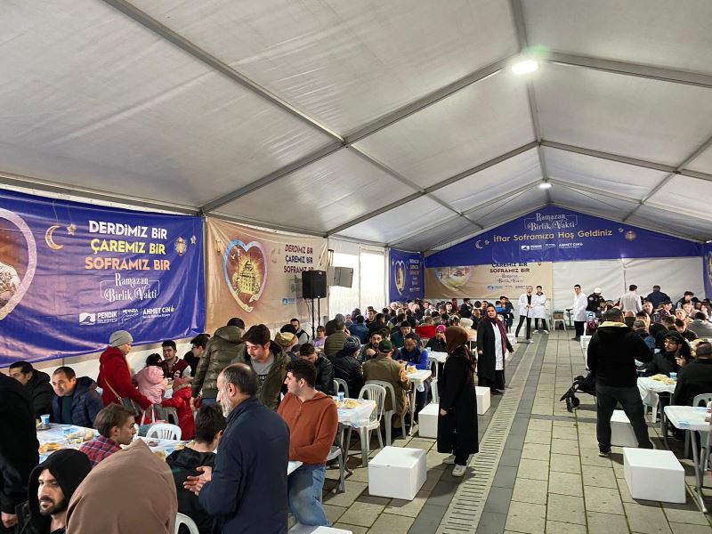 Pendikliler iftarda Ramazan çadırlarında buluşuyor