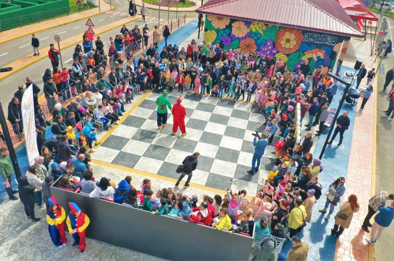 HER ŞEY ÇOCUKLAR İÇİN