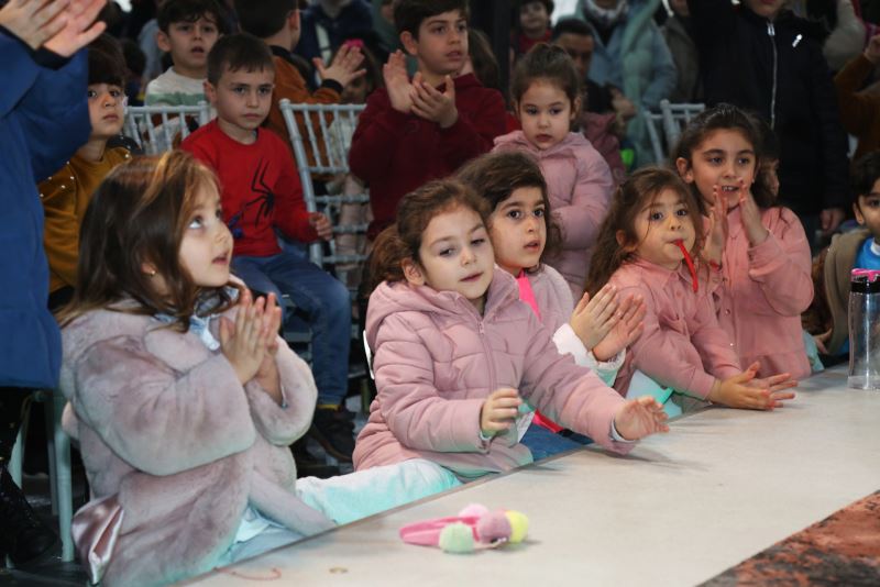 Çocuklar, Ramazan Ayı’nda Eyüpsultan’da çok eğleniyor