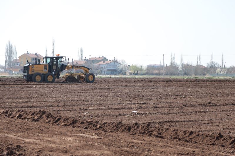 SÜREKLİ BÜYÜYEN, GÖÇ ALAN VE HIZLA GELİŞEN AKSARAY İÇİN YENİ YOLLAR AÇILIYOR